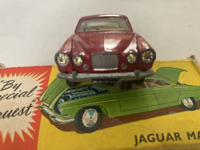 Corgi 238. Jaguar Mark X (10). With box. 1962/67