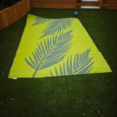 Reversible waterproof garden mat