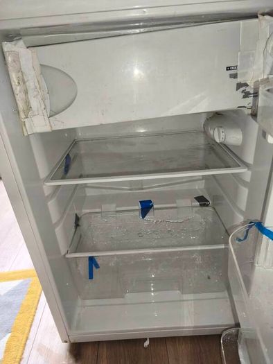 under the counter fridge freezer