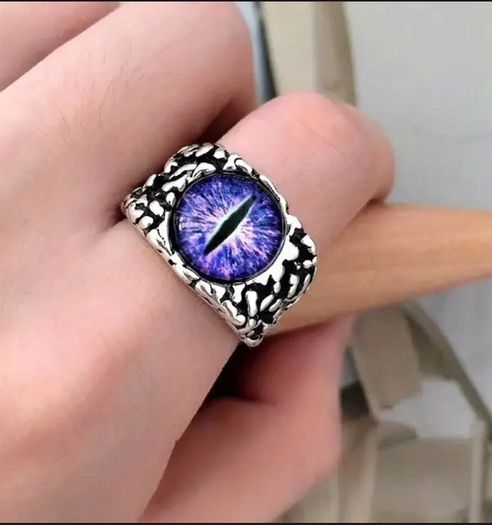 Punk style purple dragon eye silver ring