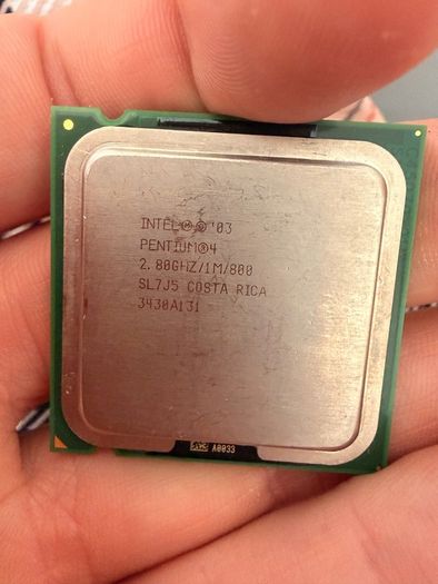 Bundle of 20 Vintage Intel CPUs  Core 2 Duo Core 2 Quad Xeon Socket 775 771