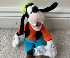 Disney Junior Mickey Mouse Clubhouse Goofy approx. 9" plush Used Please see pictures