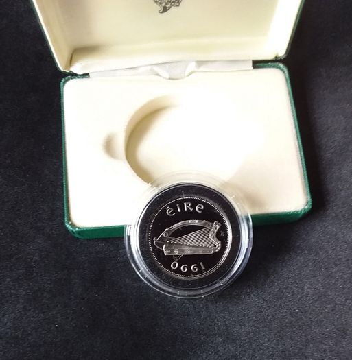 Official Irish Cupro-Nickel Proof, One Pound Coin - Boxed with Certificate