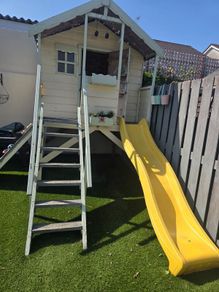 Kids play house