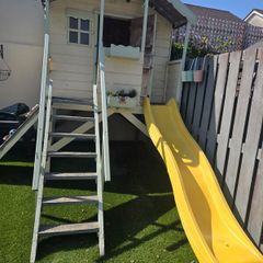 Kids play house