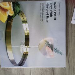 Round Metal Tray with mirrored baae