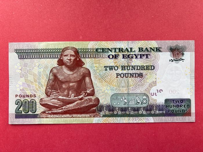 Egypt  200  Pounds  2012. Pick 68a.  ( Uncirculated )
