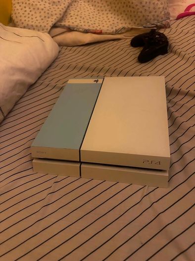 ps4 fat 1TB jailbreak 11.00 and controller 2