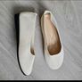 flats beige Image 2