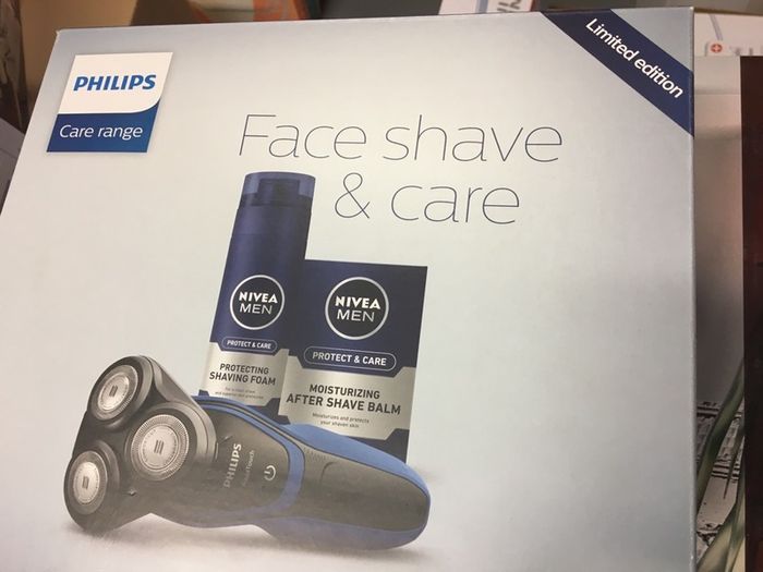Shaver Wet and Dry Electric Shaver 1 Hour Charge Time Limited Edition