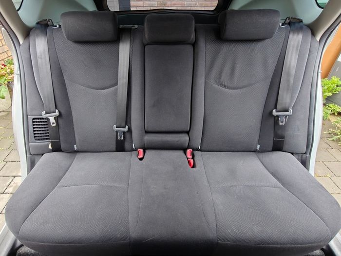 2013 Toyota Prius 1.8 Hybrid - Priced to Sell