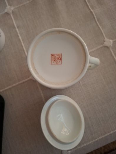 Traditional Chinese Scene Cup and Lid