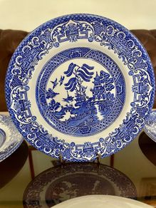 Vintage English Ironstone Tableware Staffordshire Blue Willow Dinner Plate