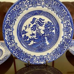 Vintage English Ironstone Tableware Staffordshire Blue Willow Dinner Plate