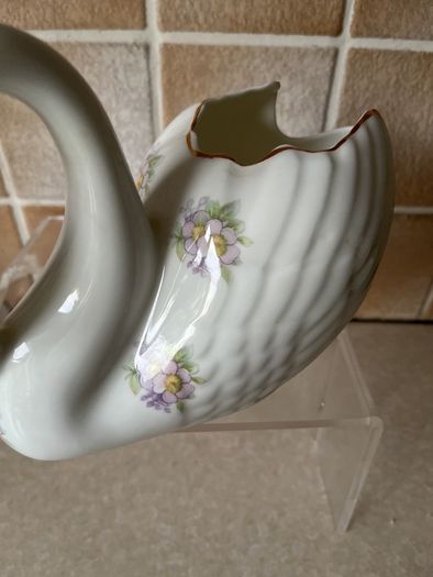 Vintage Royal Tara " Irish Blossom " Swan Choir Boy & Vase
