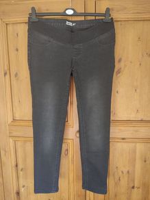 Size 12 petite maternity jeggings black