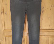 Size 12 petite maternity jeggings black