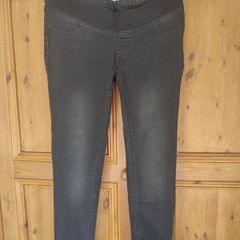 Size 12 petite maternity jeggings black