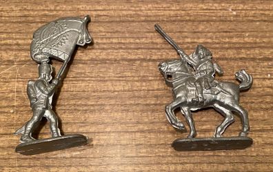 2 Lead Napoleon era Lead Soldiers