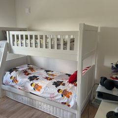 Bunk bed