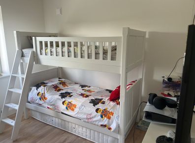Bunk bed