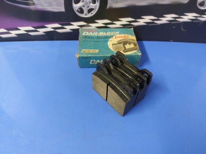 Volvo 140/240 front brake pads