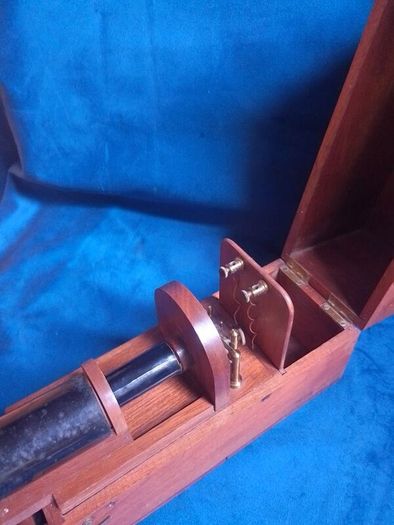 Faradic medical battery 'Shockbox' Prop