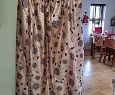 4 pairs of quality lined curtains. Tie backs included.