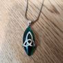 SolvarTrinity knot necklace Image 4