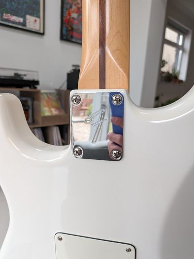 Fender Player Stratocaster electric guitar, Polar white