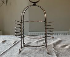 cake stand