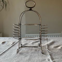 cake stand