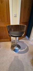 3 kitchen bar stools