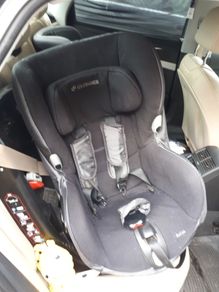 Maxi Cosi Axiss car seat