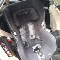 Maxi Cosi Axiss car seat
