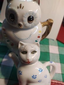 Vintage Chinese Owl & Pussycat, teapot & creamer