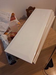 10x White Tiles