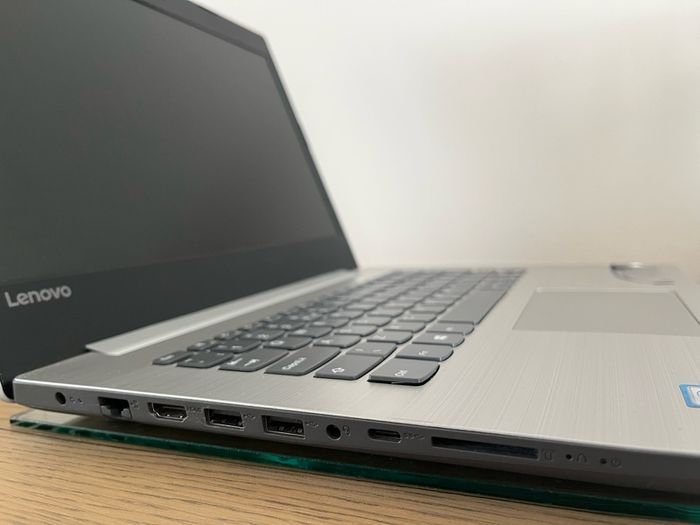 Lenovo laptop- Core i3-SSD-Windows 11