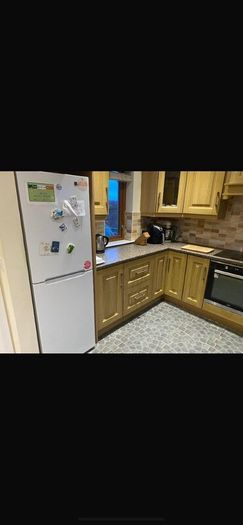 Kitchen units and appliances
