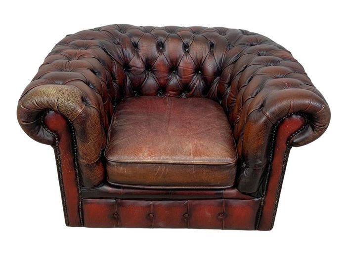 Vintage Deep Button ox-blood leather Chesterfield