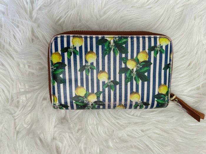 Wallet with RFID protection
