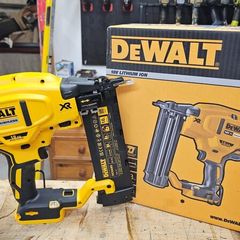 Dewalt DCN 680N Nail Gun