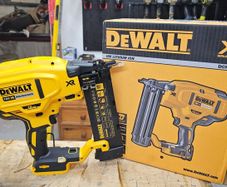 Dewalt DCN 680N Nail Gun