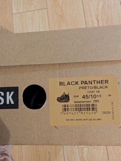 No risk work  shoes (Brand New) size 10.5