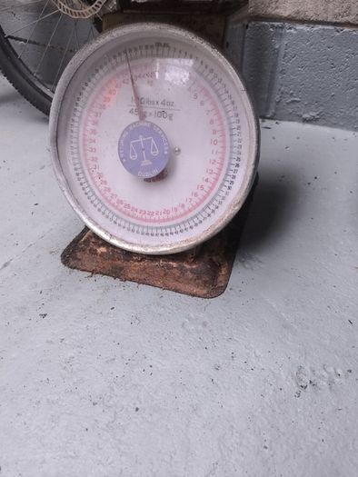 Weighing scales
