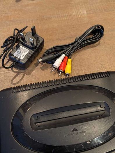 Retro Heaven - SEGA - Original Sega Megadrive Mk II Bundle - #405