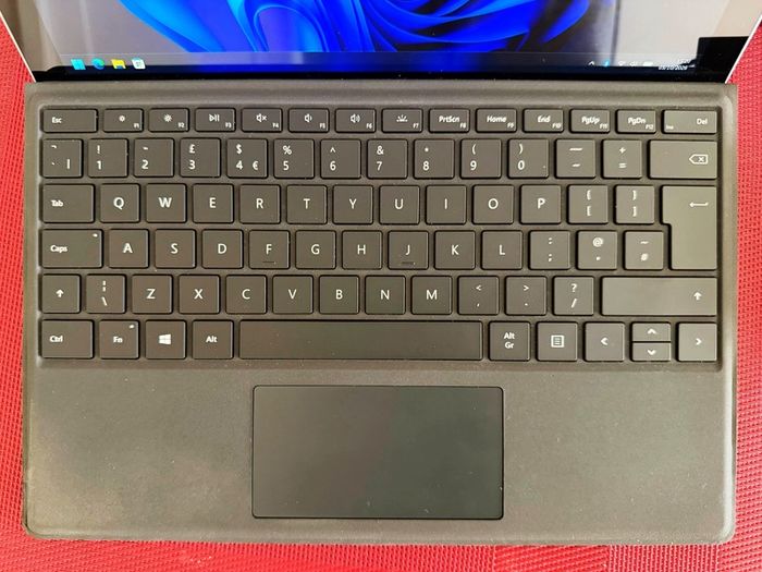 Microsoft Surface Pro 5 - Core i5 - 8gb RAM - 256gb SSD - Dockstation