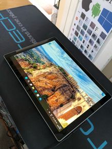 Microsoft Surface 512gb 16ram Windows tablet