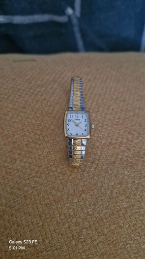 lorus quartz ladies two tone white dial expander