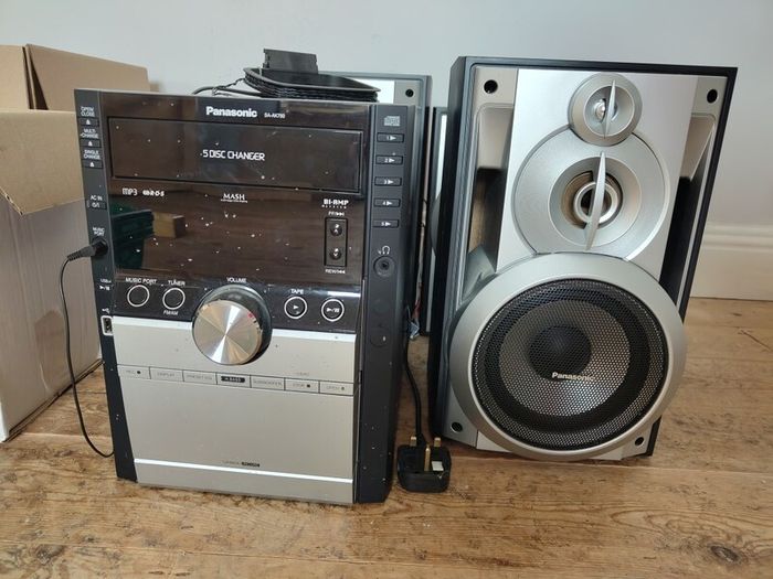 Panasonic SA-AK750 5xCD / USB / Audio in / FM / AM / Tape Player